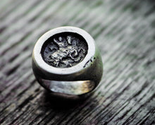 Carica l'immagine nel visualizzatore di Gallery, Anello San Giorgio argento 925 Saint George silver sterling ring collection " Era "