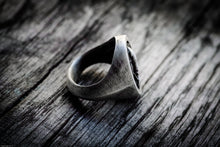 Carica l'immagine nel visualizzatore di Gallery, Anello calamaro argento ossidato silver sterling squid fish skull oxidized ring chevalier collection " Cheva "