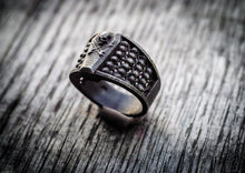 Carica l'immagine nel visualizzatore di Gallery, Anello teschio ossario in argento 925 teschi silver skulls sterling and oxidized ring collection " Memento mori "