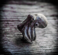 Carica l'immagine nel visualizzatore di Gallery, Anello polpo gigante argento 925 silver sterling octopus fish skull oxidized ring chevalier collection " Kraken "