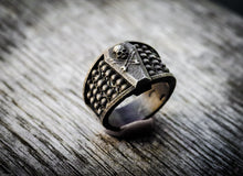 Carica l'immagine nel visualizzatore di Gallery, Anello teschio ossario in argento 925 teschi silver skulls sterling and oxidized ring collection " Memento mori "