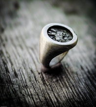 Carica l'immagine nel visualizzatore di Gallery, Anello San Giorgio argento 925 Saint George silver sterling ring collection " Era "