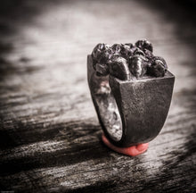 Carica l'immagine nel visualizzatore di Gallery, Anello piranha pesce argento 925 silver sterling piranha fish oxidized ring collection " Piranhas attack "