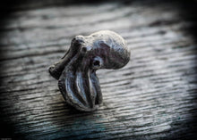 Carica l'immagine nel visualizzatore di Gallery, Anello polpo gigante argento 925 silver sterling octopus fish skull oxidized ring chevalier collection " Kraken "
