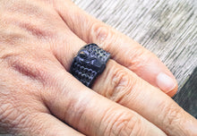 Carica l'immagine nel visualizzatore di Gallery, Anello teschio ossario in alpacca teschi brass skulls and oxidized ring collection " Memento mori "