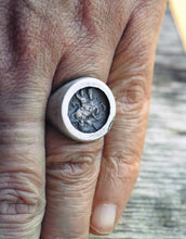 Carica l'immagine nel visualizzatore di Gallery, Anello San Giorgio argento 925 Saint George silver sterling ring collection " Era "