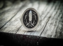 Carica l'immagine nel visualizzatore di Gallery, Anello calamaro argento ossidato silver sterling squid fish skull oxidized ring chevalier collection " Cheva "