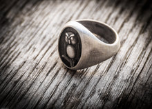 Carica l'immagine nel visualizzatore di Gallery, Anello gufo argento 925 versione media , silver sterling owl oxidized ring collection " Cheva "