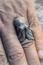 Carica l'immagine nel visualizzatore di Gallery, Anello polpo gigante argento 925 silver sterling octopus fish skull oxidized ring chevalier collection " Kraken "