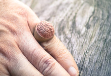 Carica l&#39;immagine nel visualizzatore di Gallery, Anello cervello in ottone ossidato brass brain and oxidized ring collection &quot;empaty&quot;
