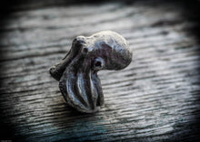 Carica l&#39;immagine nel visualizzatore di Gallery, Anello polpo gigante argento 925 silver sterling octopus fish skull oxidized ring chevalier collection &quot; Kraken &quot;
