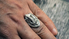 Carica l&#39;immagine nel visualizzatore di Gallery, Anello calamaro argento 925 silver sterling squid fish skull oxidized ring collection &quot; Kraken &quot;
